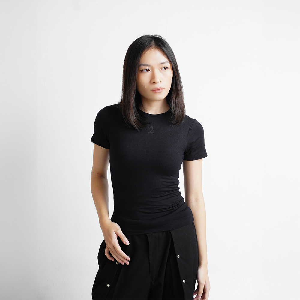 DOUBLE LAYERED TENCEL SHORTSLEEVE BLACK