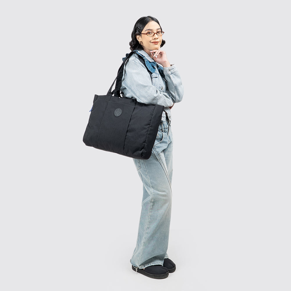 GET ON IT TOTE BAG BLACK