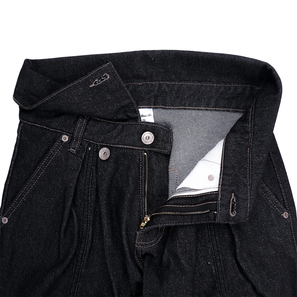 PLEATED RAW DENIM