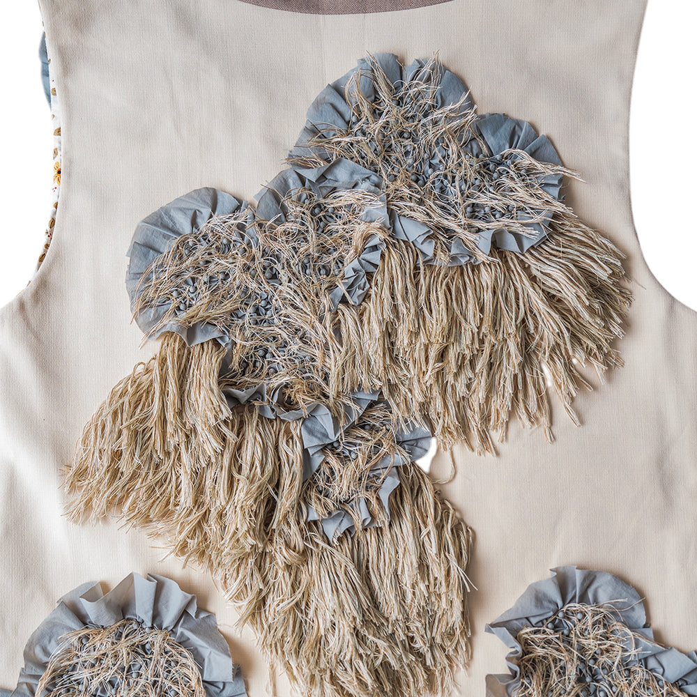 
            
                Load image into Gallery viewer, Blazer Serambi (Sleeveless) dominant beige
            
        