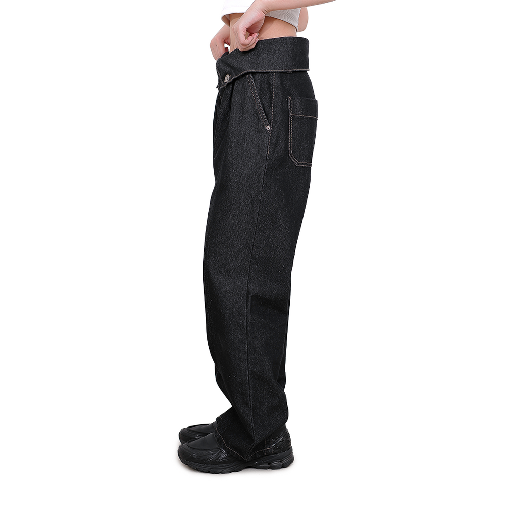PLEATED RAW DENIM