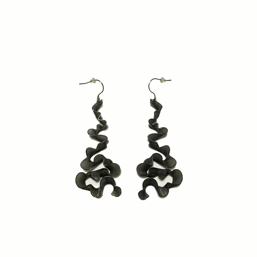 Kaia Earrings Black