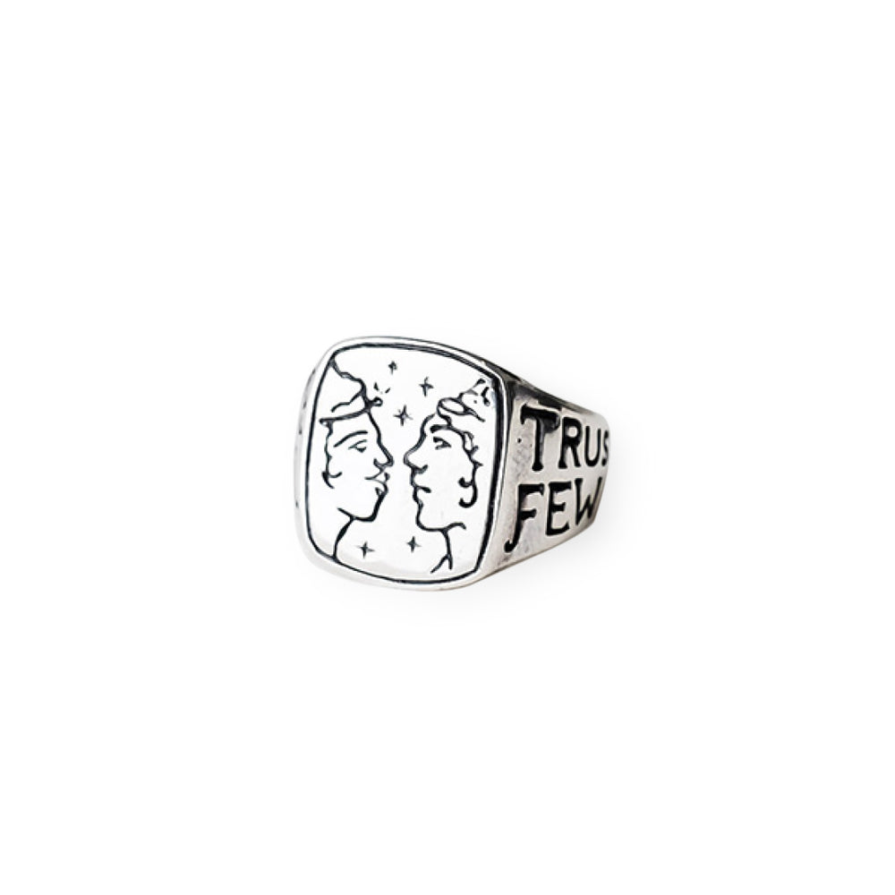 
            
                Load image into Gallery viewer, Love all signet ring Silver
            
        